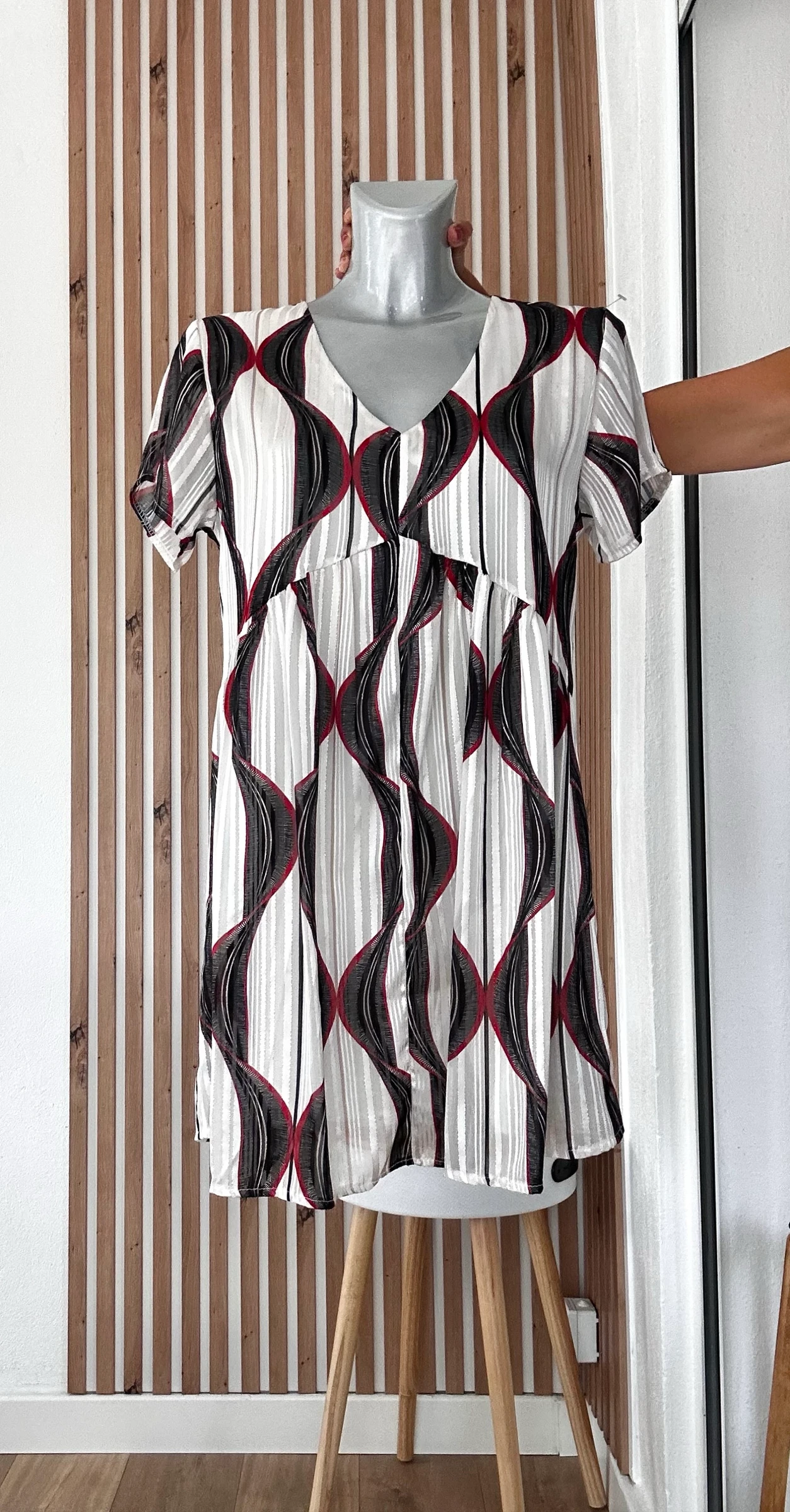 Magnificent Made in Italy dress brand new with its tag. – photo 6
